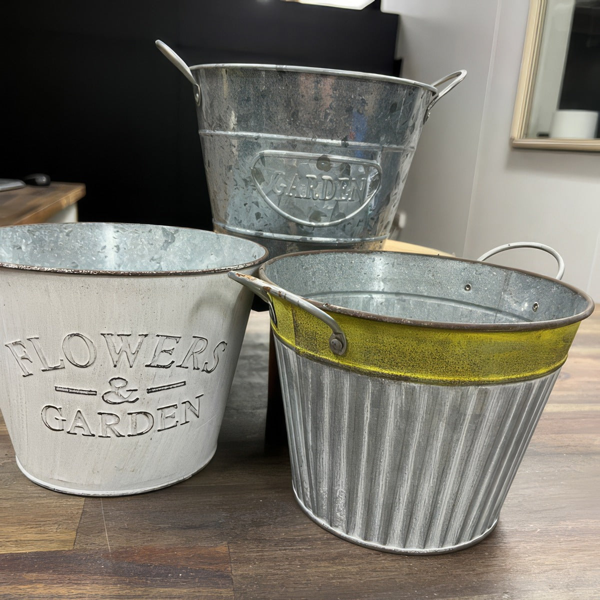 Tin Pot Set Of Three 2 - Garden Express Australia